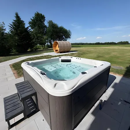Le Repère Des Générations, Piscine *